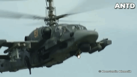 Trực thăng Ka-52 Nga trúng hỏa lực nát đuôi nhưng vẫn bay về được căn cứ - Ảnh 6.