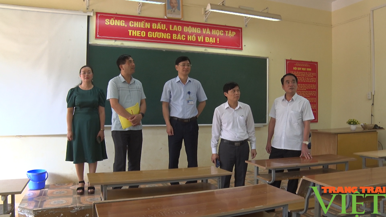 Phó Chủ tịch UBND tỉnh Sơn La kiểm tra công tác chuẩn bị Kỳ thi tốt nghiệp THPT tại huyện Mai Sơn - Ảnh 2.