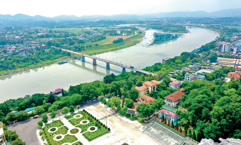 Hiếm có nơi nào như thành phố này ở Tuyên Quang, dân dựa vào dòng sông Lô mà mưu sinh, làm giàu - Ảnh 1.