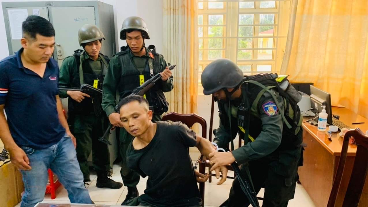 Ảnh: Cảnh sát cơ động, đặc nhiệm ngày đêm truy quét các đối tượng vụ tấn công bằng súng ở Đắk Lắk - Ảnh 14.