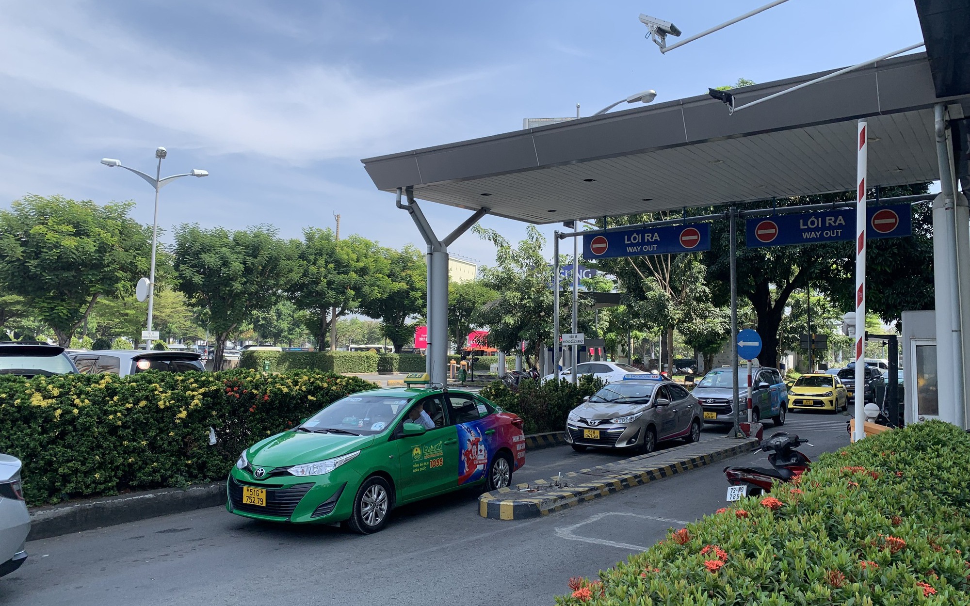 Cục Hàng không yêu cầu xử lý nghiêm trường hợp gian lận giá cước taxi tại Tân Sơn Nhất
