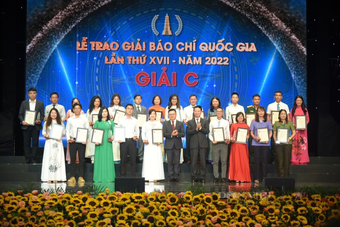 Báo Nông thôn Ngày nay/Dân Việt đoạt giải B và C Giải Báo chí Quốc gia năm thứ XVII - Ảnh 8.