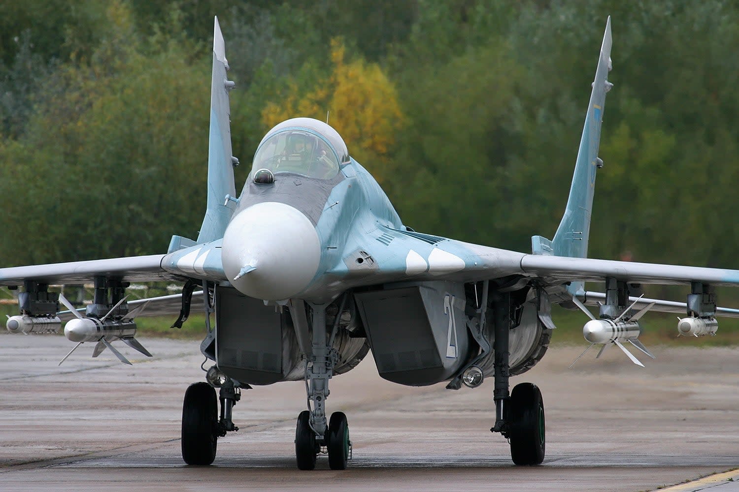 Tiêm kích MiG-29 Ukraine xuất hiện với giá treo vũ khí bí ẩn - Ảnh 3.