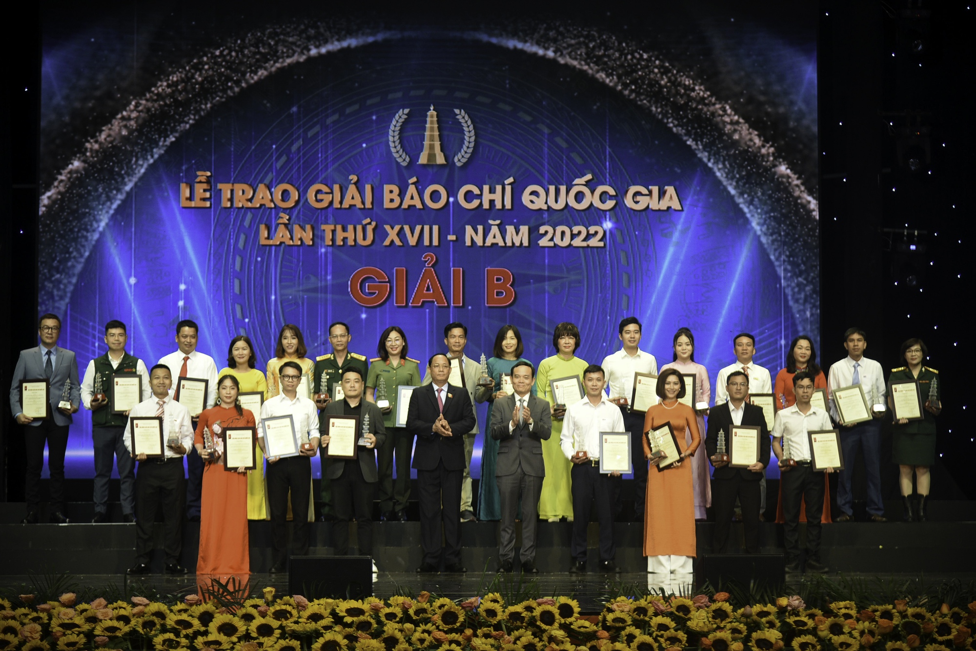Báo Nông thôn Ngày nay/Dân Việt đoạt giải B và C Giải Báo chí Quốc gia năm thứ XVII - Ảnh 8.