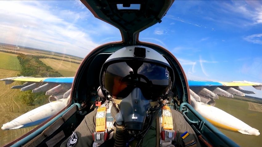 Bất lực vì không quân Nga quá mạnh, phi công Ukraine tha thiết cầu xin tiêm kích F-16 - Ảnh 1.