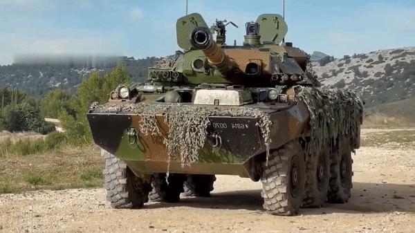 Xe tăng bánh lốp AMX-10 hàng đầu châu Âu lọt vào tay Nga - Ảnh 13.