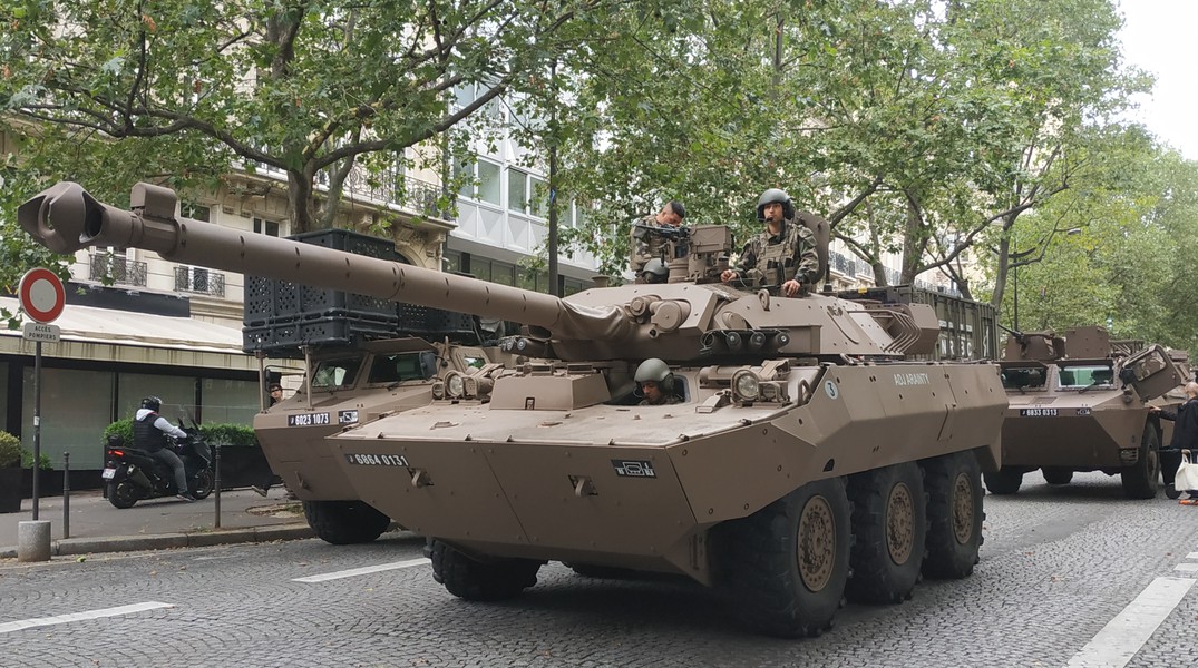 Xe tăng bánh lốp AMX-10 hàng đầu châu Âu lọt vào tay Nga - Ảnh 17.