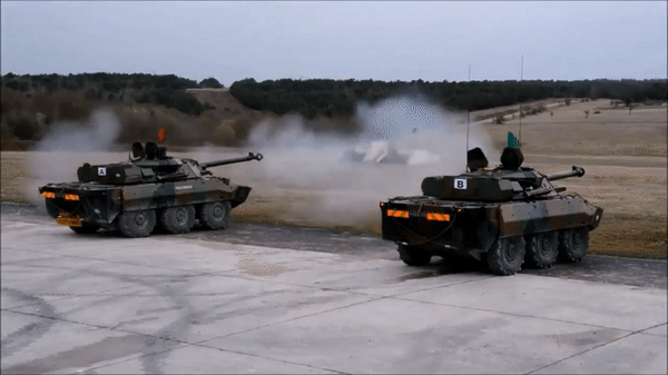 Xe tăng bánh lốp AMX-10 hàng đầu châu Âu lọt vào tay Nga - Ảnh 2.