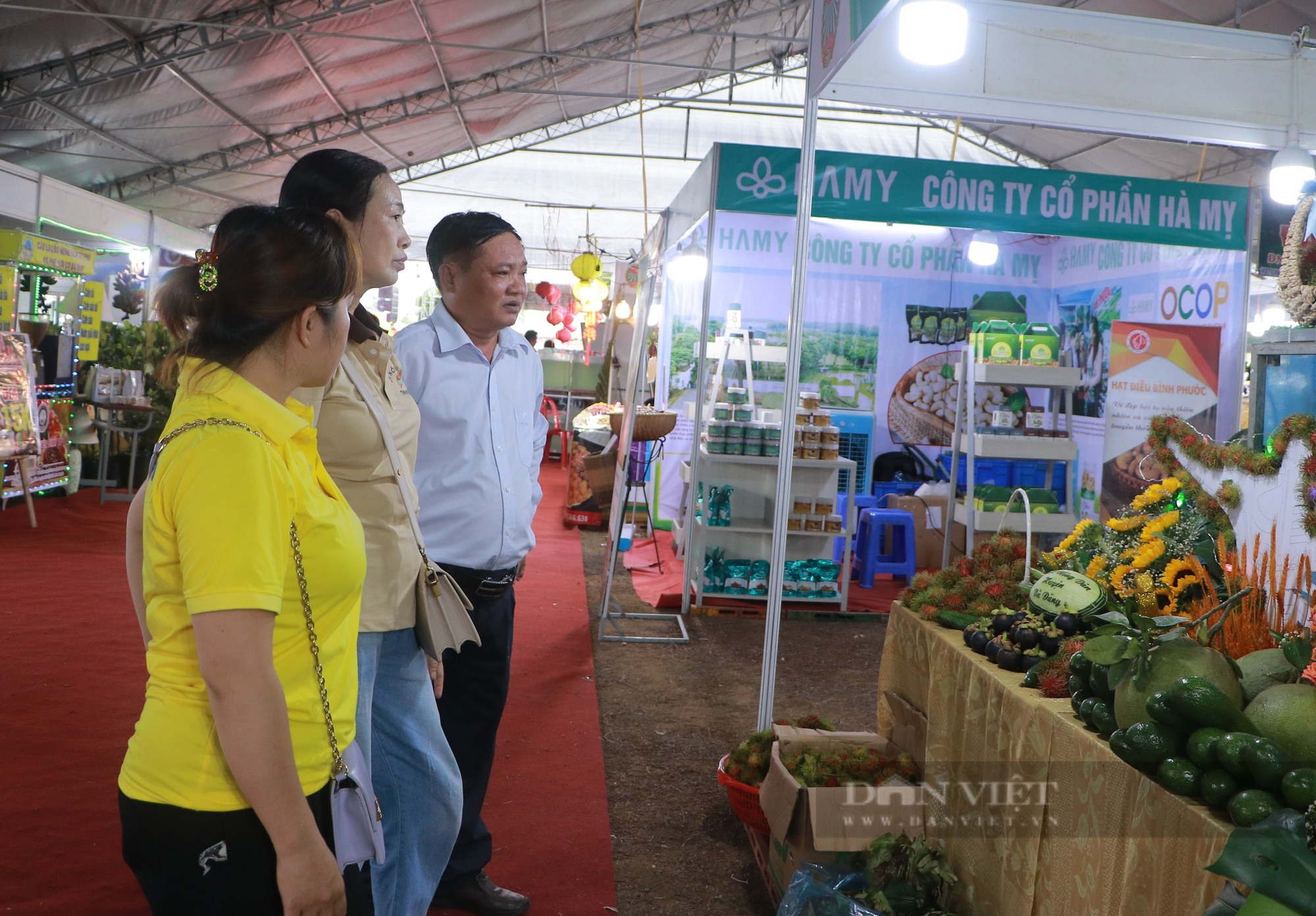 Phó Chủ tịch BCH TƯ Hội NDVN Nguyễn Xuân Định dự khai mạc lễ hội trái cây tại Bình Phước - Ảnh 6.