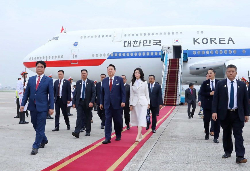 Tổng thống Hàn Quốc bắt đầu chuyến thăm cấp Nhà nước tới Việt Nam - Ảnh 2.