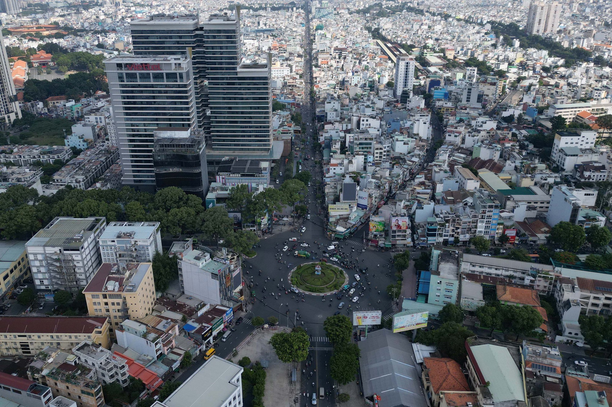 Mặt bằng metro số 2 chậm chạp, hơn 8 tháng chỉ có thêm 6 trường hợp bàn giao - Ảnh 1.