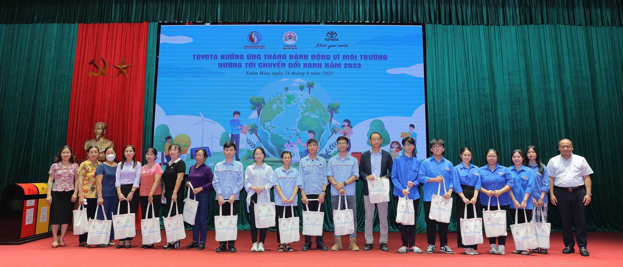 Toyota Việt Nam hưởng ứng tháng hành động vì môi trường hướng tới chuyển đổi xanh năm 2023 tại tỉnh Vĩnh Phúc - Ảnh 1.