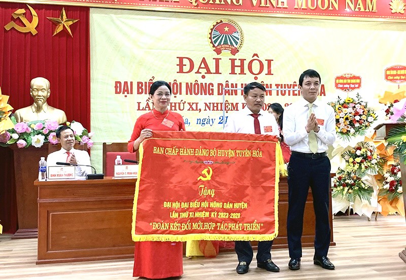 Đại hội Hội Nông dân huyện Tuyên Hóa: Ông Trương Tư Thoan tái đắc cử Chủ tịch - Ảnh 1.
