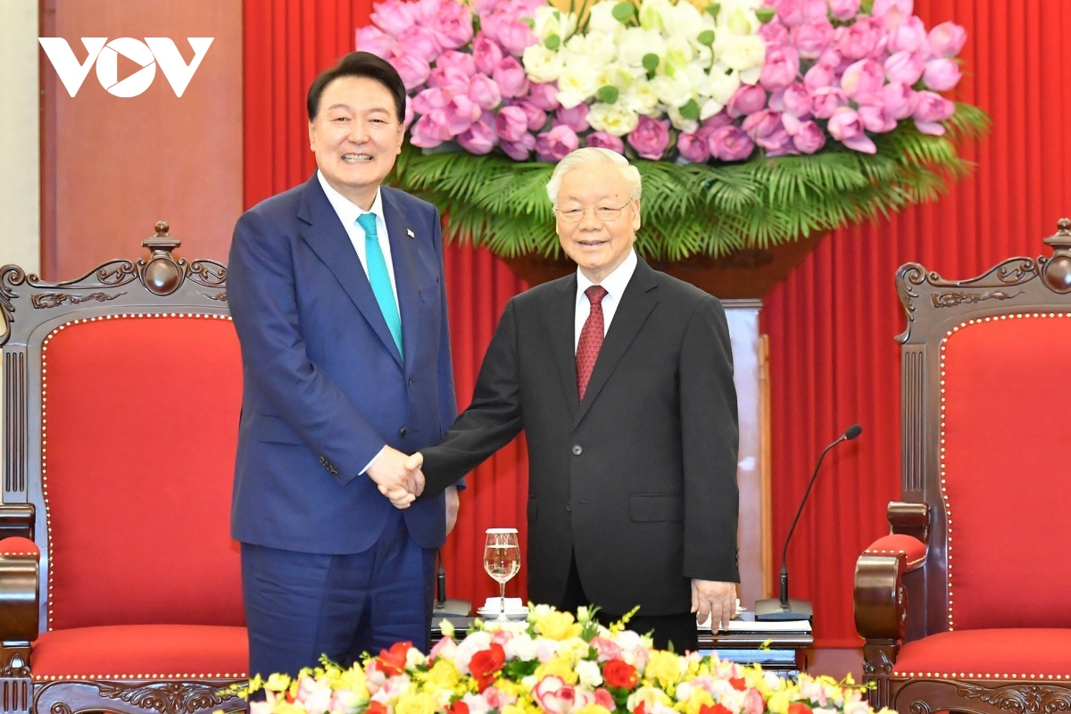 Tổng Bí thư Nguyễn Phú Trọng tiếp Tổng thống Hàn Quốc Yoon Suk Yeol - Ảnh 1.