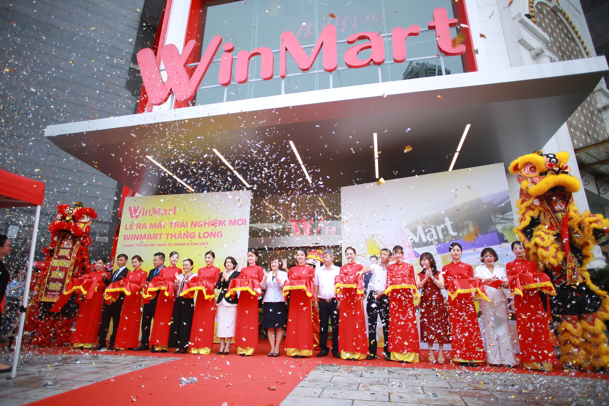 Đầu tư khủng, WinCommerce nâng cấp siêu thị WinMart Thăng Long theo mô hình trải nghiệm mới - Ảnh 1.