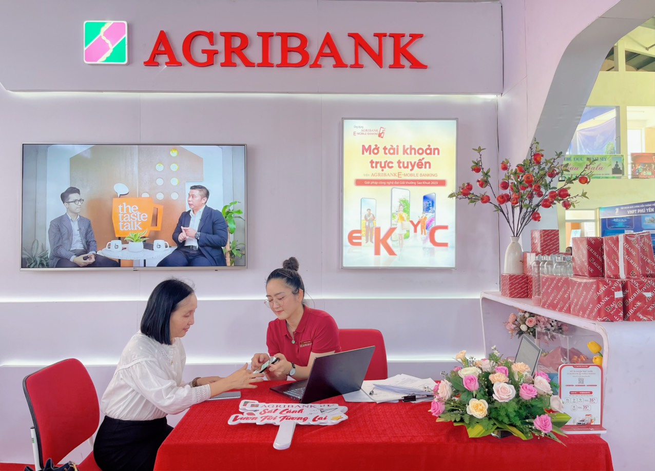 Phú Yên: Agribank Chi nhánh thị xã Sông Cầu tham gia ngày hội chuyển đổi số - Ảnh 4.