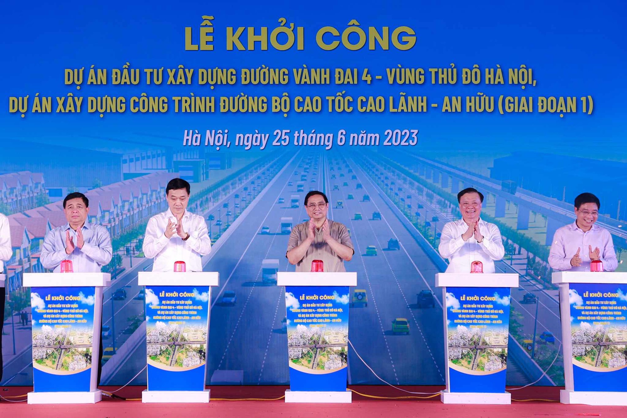 Phát lệnh khởi công đường Vành đai 4, Thủ tướng nhắc nhở cần &quot;vượt nắng thắng mưa&quot; - Ảnh 1.