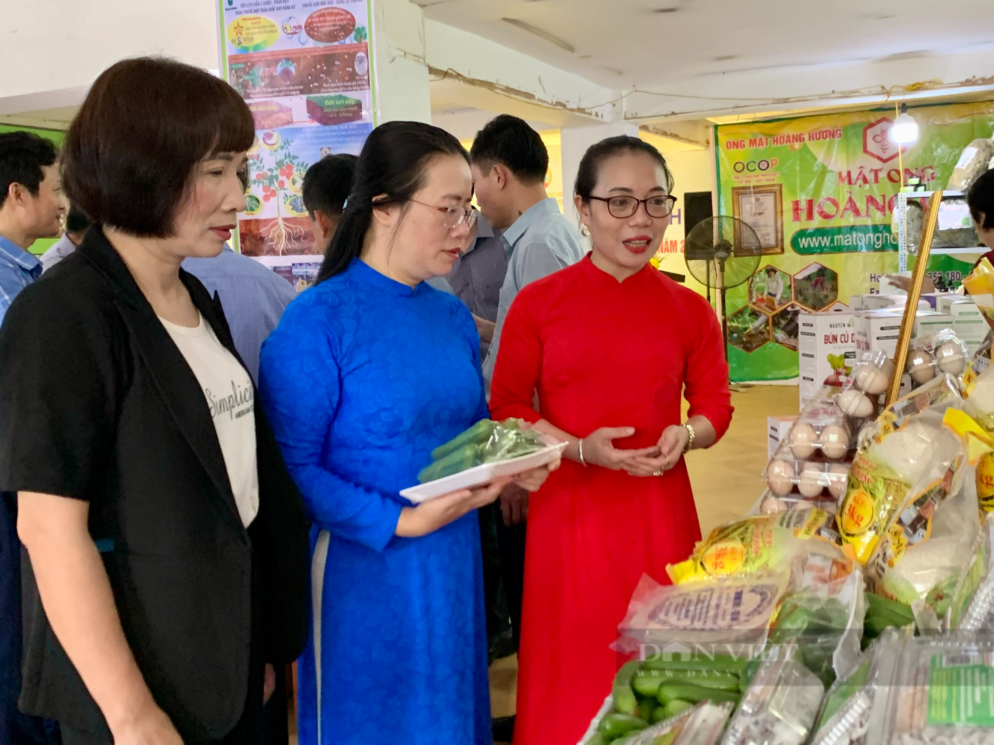 Hội Nông dân TP Hà Nội tổ chức phiên giao dịch giới thiệu, quảng bá, tiêu thụ sản phẩm nông nghiệp an toàn - Ảnh 2.