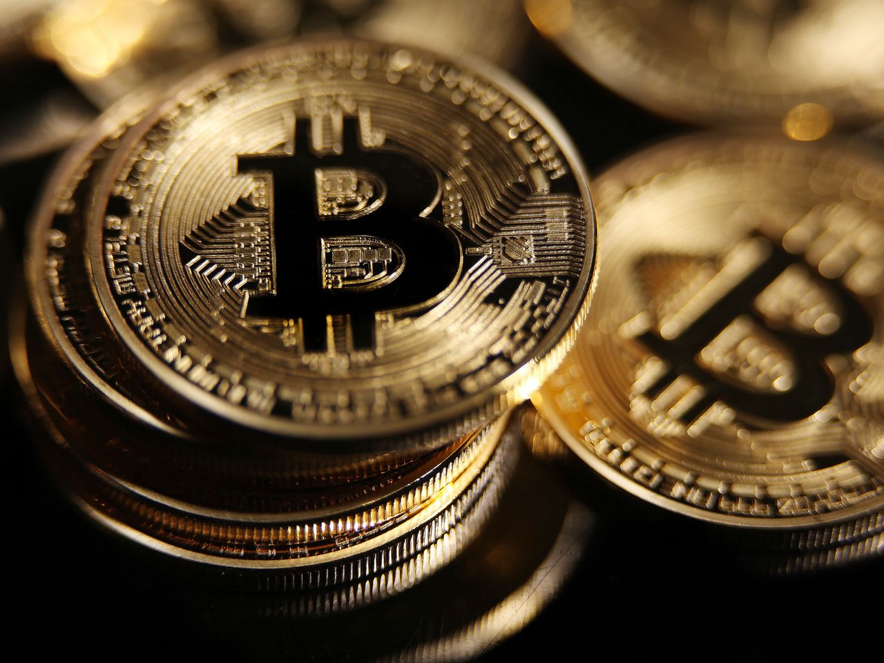 Bitcoin cán mốc cao nhất sau một năm - Ảnh 1.