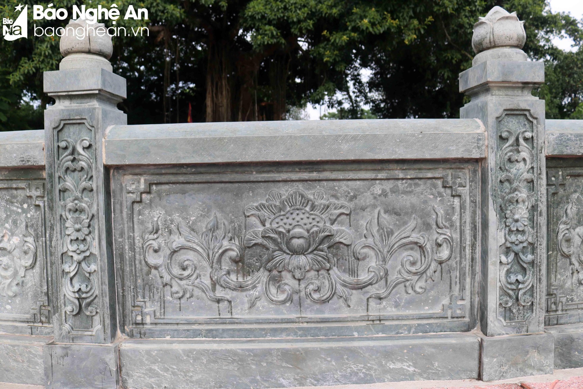Giếng cổ ở một làng của Nghệ An to đẹp soi bóng cây đa cổ thụ hàng trăm năm tuổi - Ảnh 6.