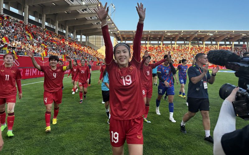 Sau trận đấu với ĐT nữ Đức, HLV Mai Đức Chung báo tin cực vui về Huỳnh Như