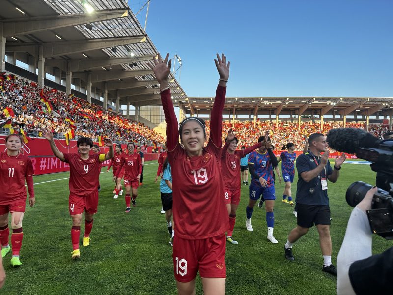 Sau trận đấu với ĐT nữ Đức, HLV Mai Đức Chung báo tin cực vui về Huỳnh Như - Ảnh 1.