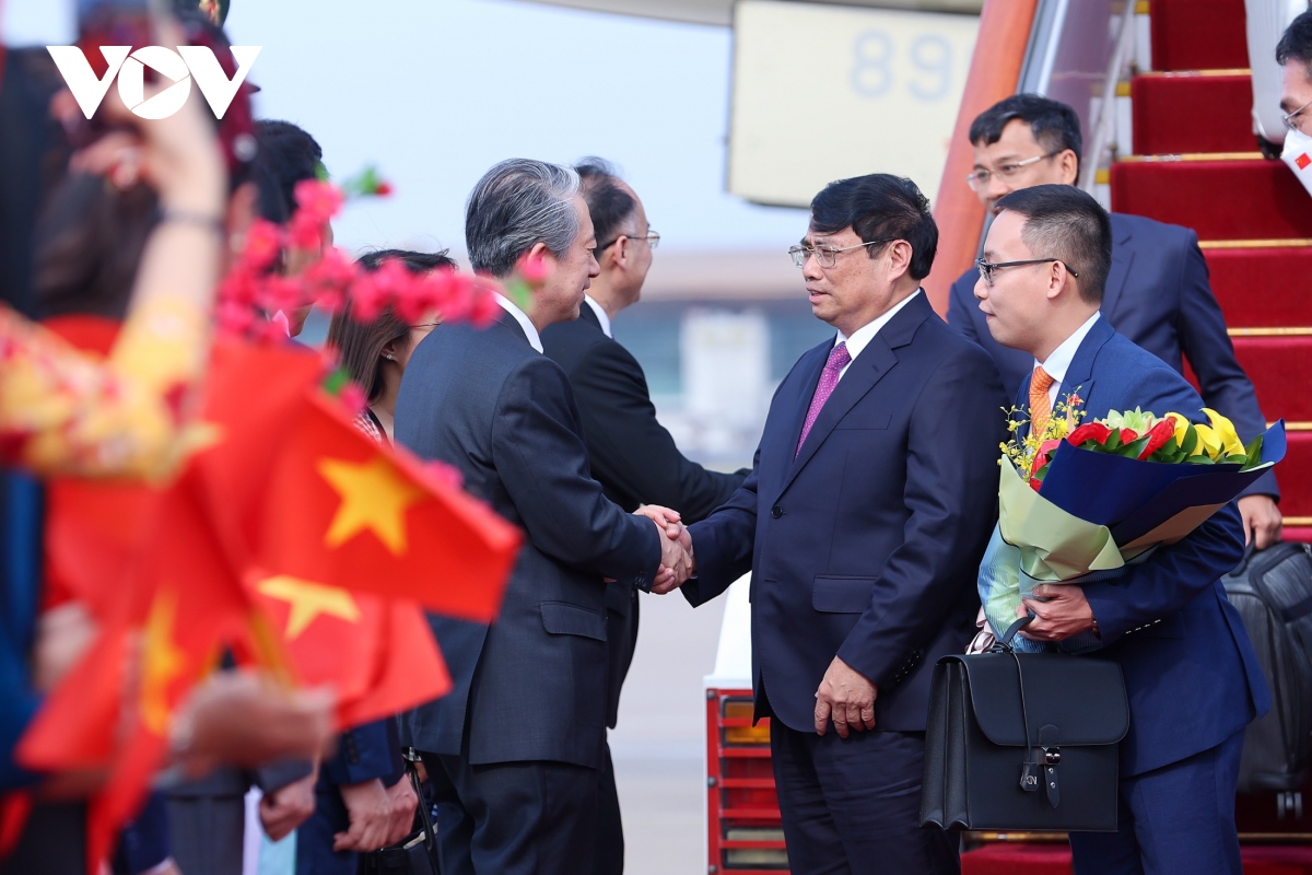 Thủ tướng tới Bắc Kinh thăm chính thức Trung Quốc và dự Hội nghị WEF - Ảnh 4.