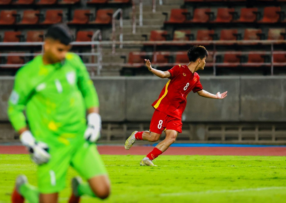 U17 Việt Nam bị loại sớm, 1 cầu thủ vẫn được AFC tôn vinh - Ảnh 1.