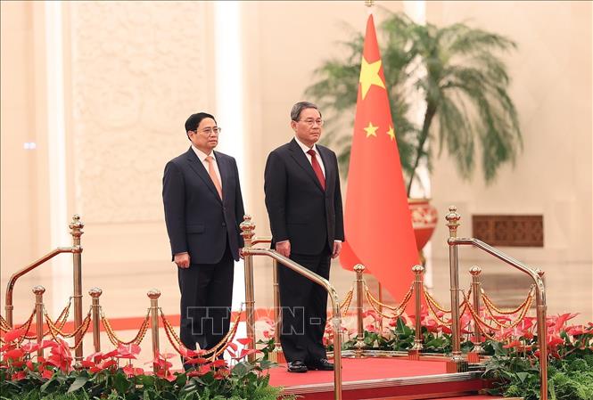Lễ đón chính thức Thủ tướng Phạm Minh Chính thăm Trung Quốc - Ảnh 2.