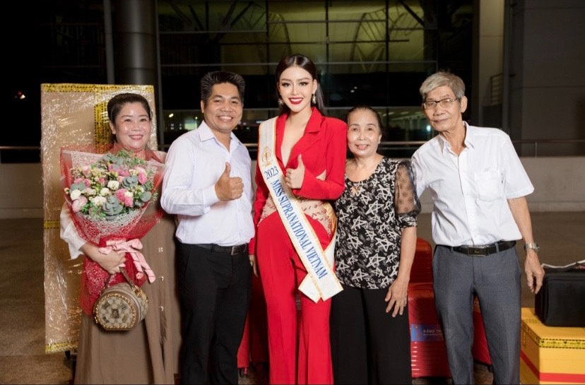 Đặng Thanh Ngân chính thức lên đường sang Ba Lan dự thi Miss Supranational 2023  - Ảnh 2.