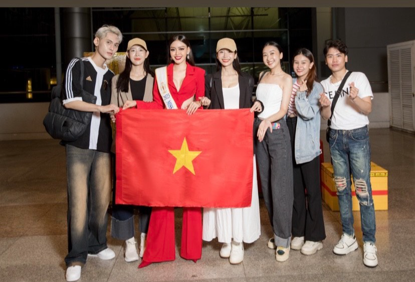 Đặng Thanh Ngân chính thức lên đường sang Ba Lan dự thi Miss Supranational 2023  - Ảnh 4.