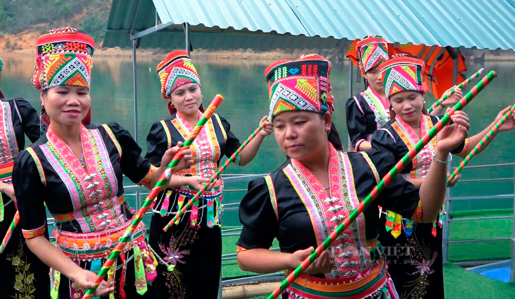 Lên Tây Bắc khám phá phong cảnh đẹp như tranh ở Ta Gia của Lai Châu - Ảnh 4.