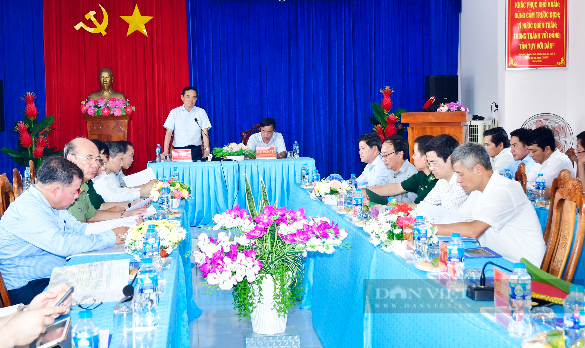 Phó Thủ tướng Trần Lưu Quang kiểm tra công tác chống khai thác IUU tại Cà Mau - Ảnh 1.