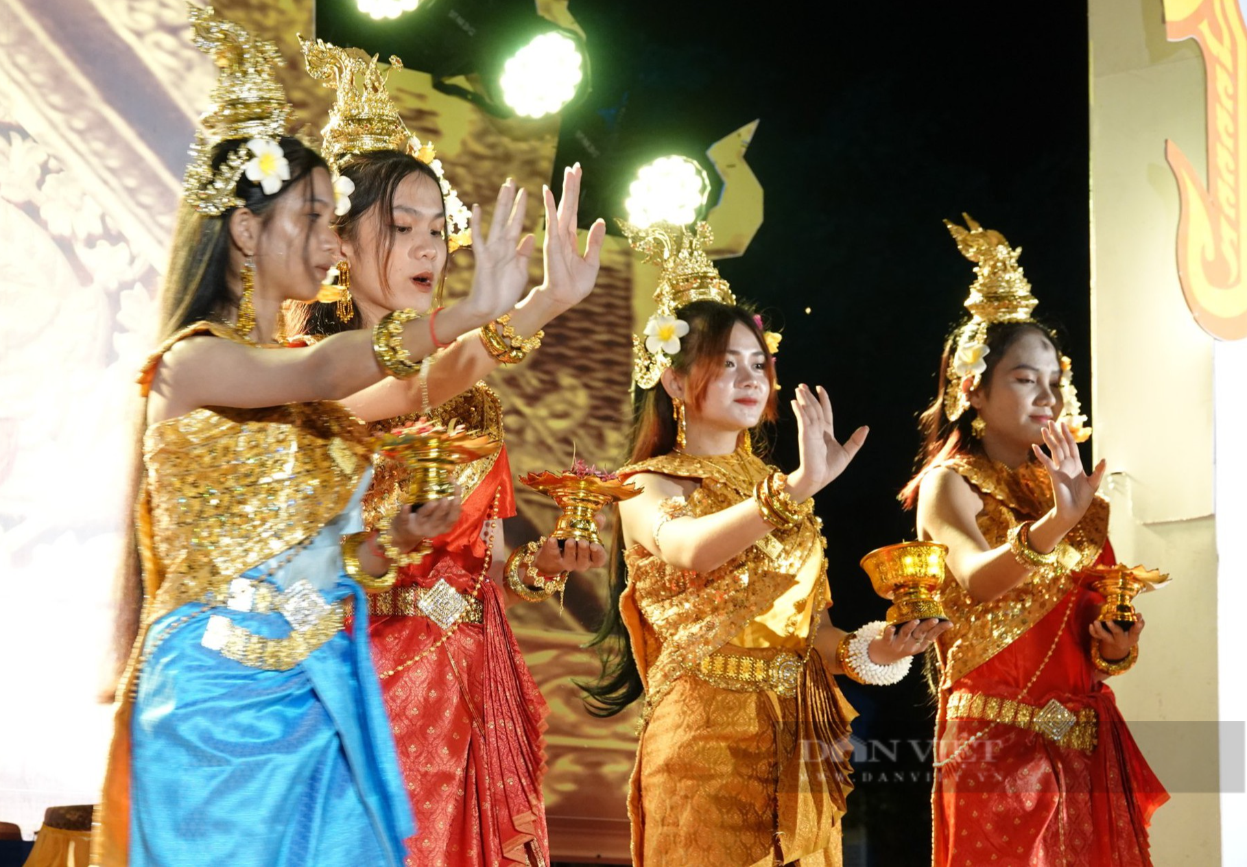 Gia đình có 6 thế hệ theo nghề múa Khmer ở Sóc Trăng - Ảnh 3.