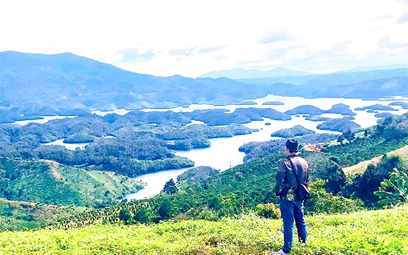 Hồ nước ngọt nào ở Đắk Nông có các ngọn núi "mọc" lên khắp nơi ví như vịnh Hạ Long của Tây nguyên?