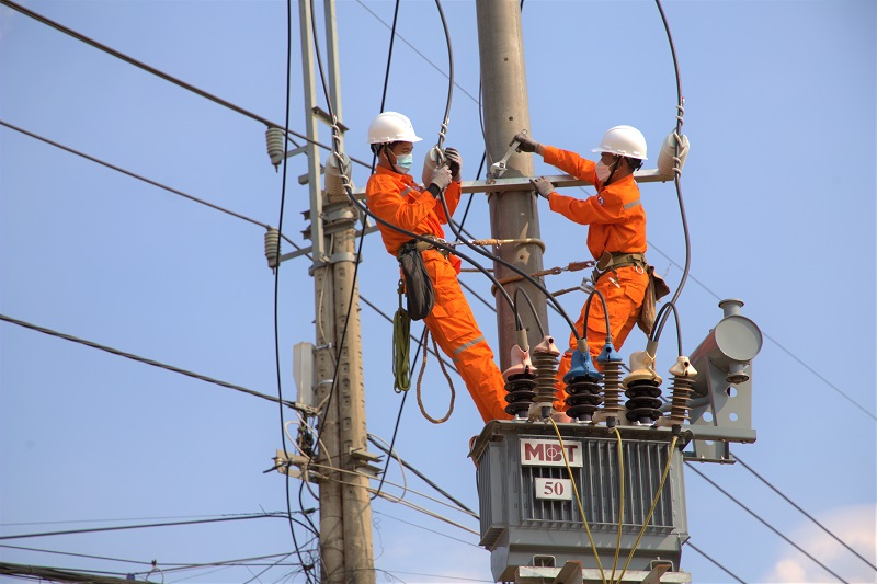 Công ty Điện lực Đắk Nông đảm bảo cấp điện phục vụ Kỳ thi tốt nghiệp THPT 2023 - Ảnh 1.