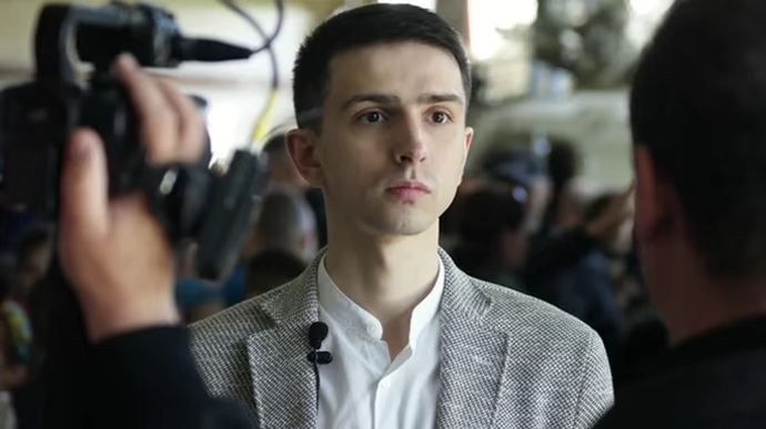 Ngất ngây 'ông trùm' vũ khí Ukraine 31 tuổi trẻ măng, đẹp trai như tài tử điện ảnh - Ảnh 1.