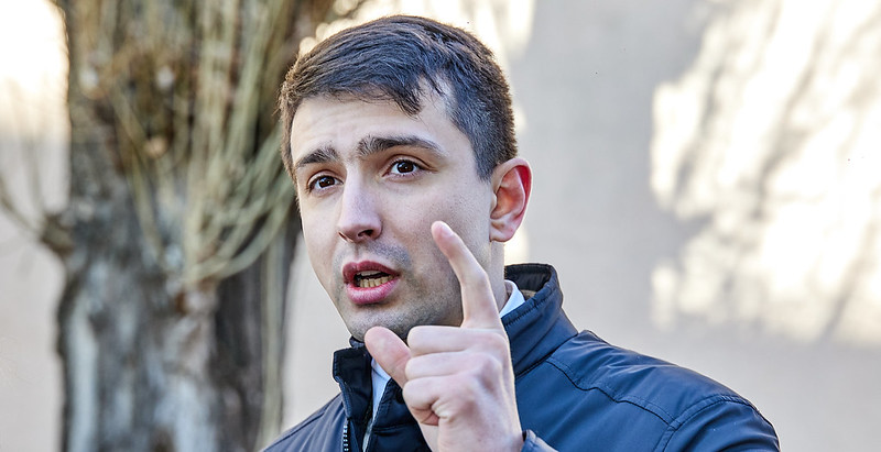 Ngất ngây 'ông trùm' vũ khí Ukraine 31 tuổi trẻ măng, đẹp trai như tài tử điện ảnh - Ảnh 3.