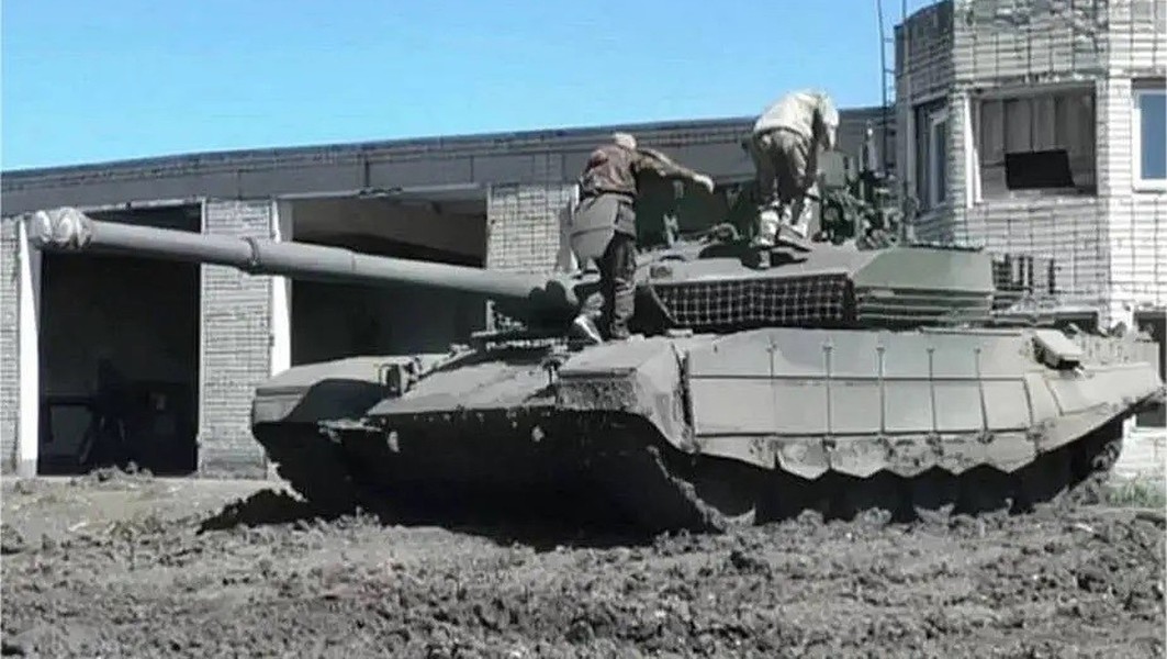 Xe tăng T-90M cực hiện đại xuất hiện trong trang bị của nhóm Wagner - Ảnh 2.