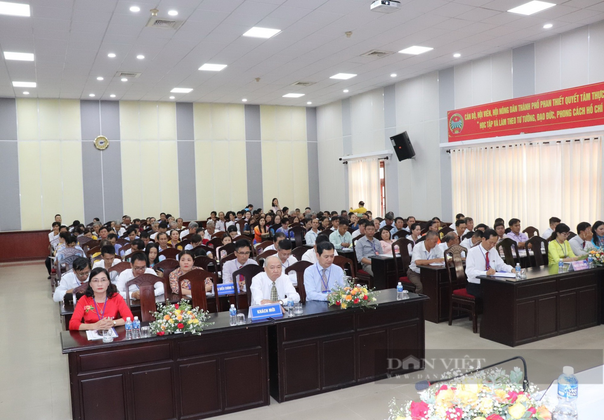 Bình Thuận: Nông dân TP.Phan Thiết đóng góp gần 17 tỷ đồng, gần 700 ngày công làm mới, sửa chữa đường giao thông nông thôn - Ảnh 2.