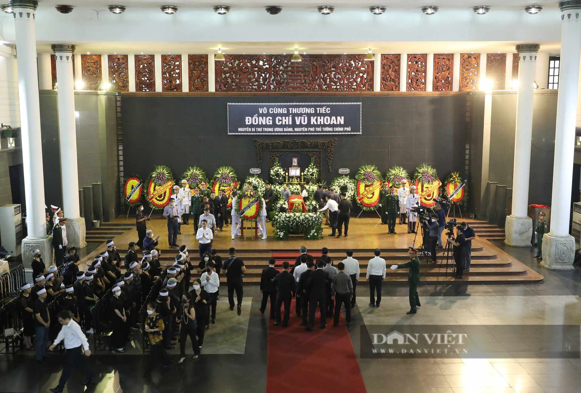 Lãnh đạo Đảng, Nhà nước viếng nguyên Phó Thủ tướng Vũ Khoan - Ảnh 1.