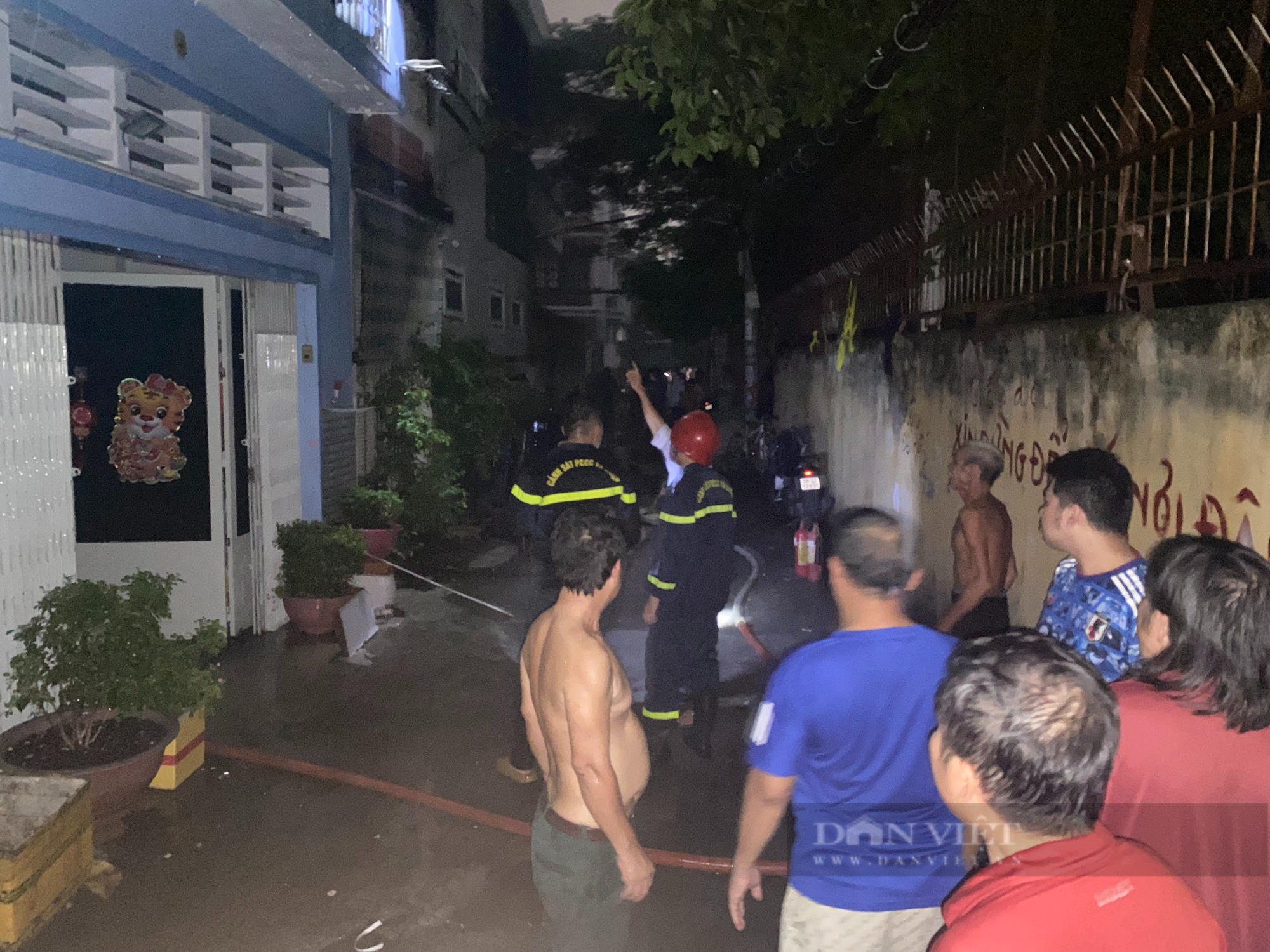 Hai nạn nhân tử nạn trong vụ cháy căn nhà ở quận Bình Thạnh đều bị bệnh nặng không tự cứu mình được - Ảnh 1.