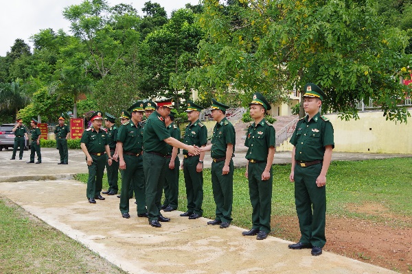 Thượng tướng Huỳnh Chiến Thắng kiểm tra công tác biên phòng tại Sơn La - Ảnh 1.