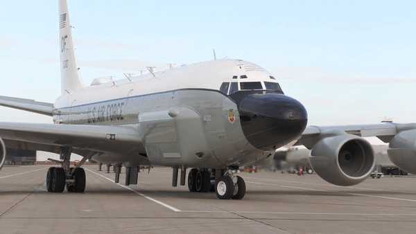 Trinh sát cơ khổng lồ RC-135 Anh quay đầu ngay khi gặp Su-27 Nga trên Biển Đen - Ảnh 11.