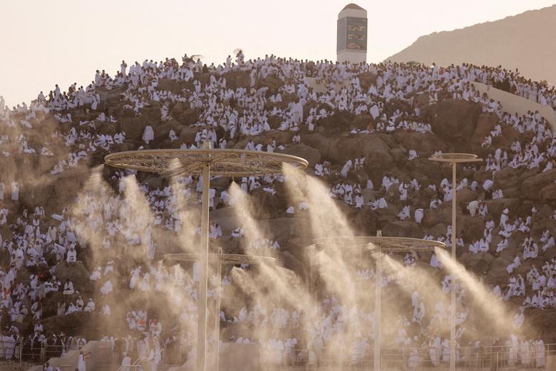 Bắt đầu lễ hành hương Hajj lớn nhất của người Hồi giáo - Ảnh 2.