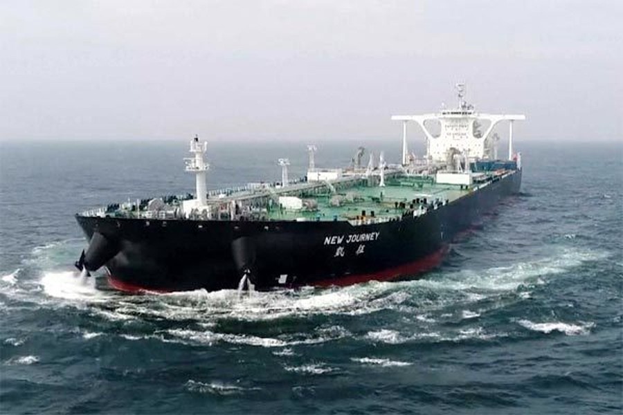 Nhiều tàu chở dầu phương Tây đầy tải đang &quot;trôi dạt&quot; trên đại dương - Ảnh 4.