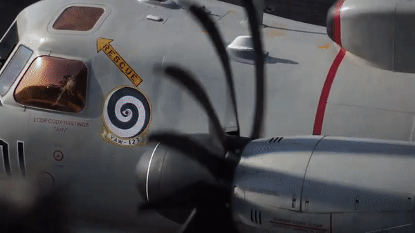 &quot;Mắt thần&quot; E-2 Hawkeye trên tàu sân bay của Mỹ lợi hại thế nào? - Ảnh 5.