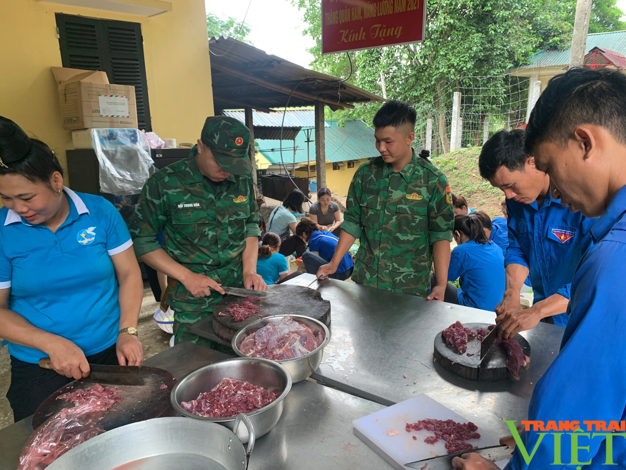  Kỳ thi tốt nghiệp THPT năm 2023 tại Sơn La: Áo xanh người lính biên cương “Tiếp sức mùa thi”  - Ảnh 3.