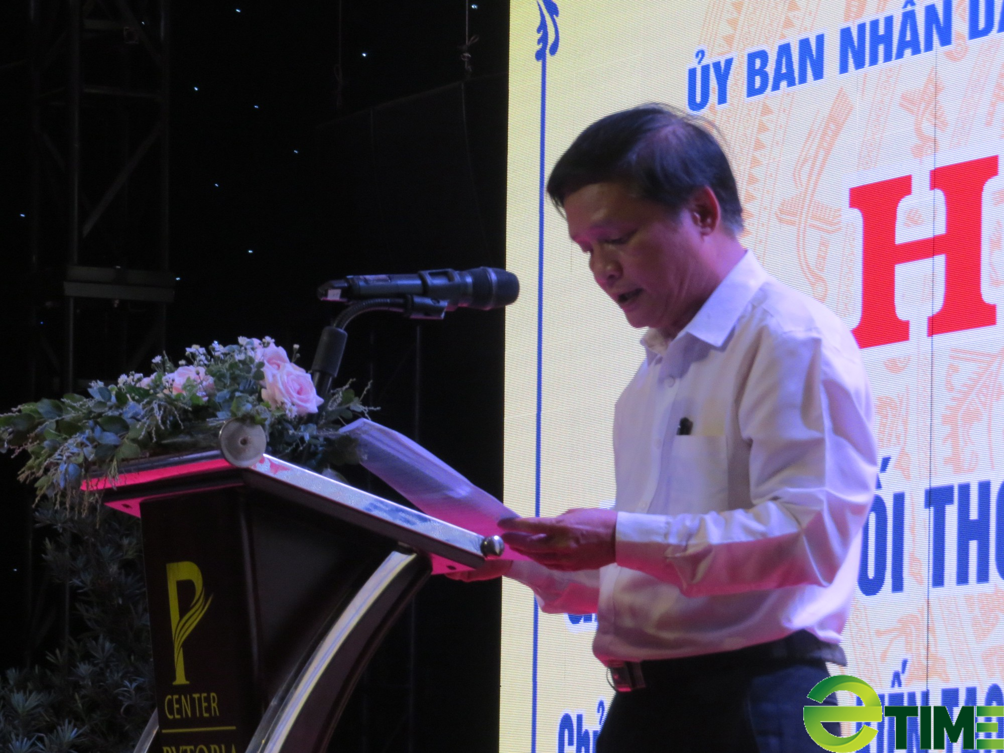 Phú Yên tổ chức đối thoại nhằm gỡ khó cho doanh nghiệp, nhà đầu tư - Ảnh 1.