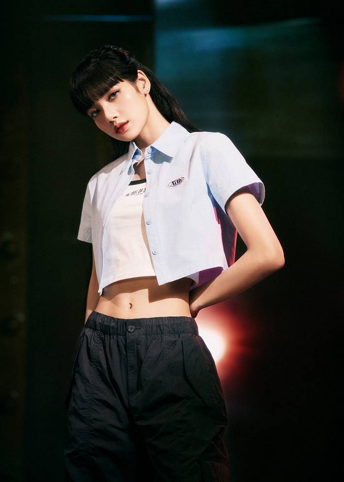 Nhan sắc rực rỡ của Lisa (BLACKPINK) - người từng được phong là sao nữ đẹp nhất thế giới - Ảnh 3.